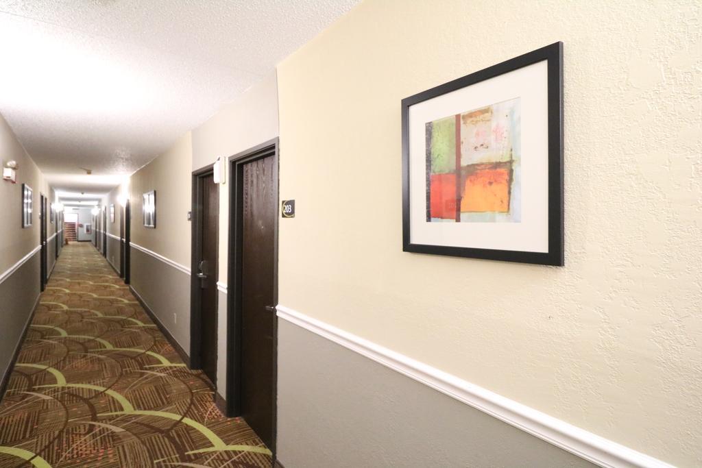 Super 8 By Wyndham Dubuque Μοτέλ Εξωτερικό φωτογραφία